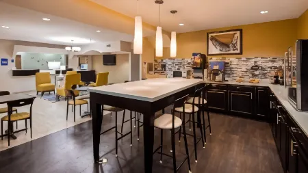 Best Western Edgewater Inn