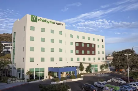 Holiday Inn Express Guadalajara Iteso Отели рядом с достопримечательностью «Casa Arrecife»
