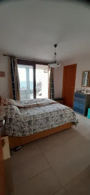 Villa with swimming pool and beautiful sea view