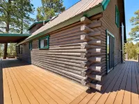The Treehouse a 4-bedroom log cabin on 3 acres in Heber-Overgaard Hotels in Heber-Overgaard