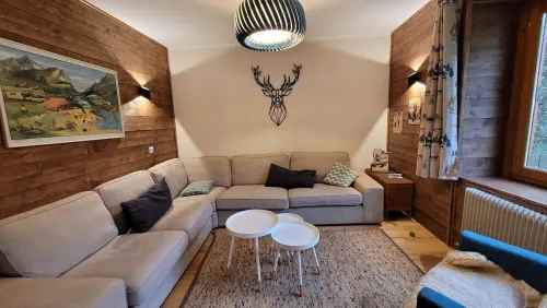 Cosy chalet-style house