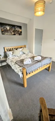 Bella's Place - Newly refurbished 3 bedroom duplex apartment