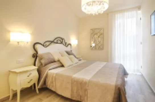 Lucca in Chic - No Ztl - Free Parking - Old City at 10Min by Walk