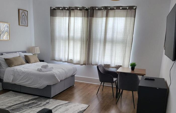 Immaculate 1-Bed Apartment in Greenhithe