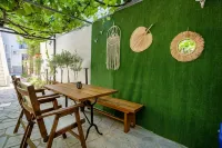 Famelia Studios Lampiris - Pet friendly