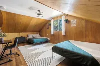 2BR/2BA Cozy Cabin in Big Bear w/Private Fence, Arcade, Spa, Near Forest & Lake - شاليه