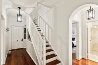North Fremantle Retreat | Walk to Beach, River & Train - บังกะโล