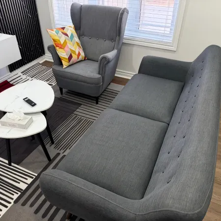 Cozy Two-Level Apartment with Separate Entrance in Brampton Hotele w: Brampton