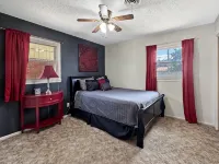 Charming 3-bedroom Texas Tech house with AC and fitness room in Lubbock - Holiday bungalows