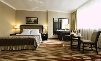 EXECUTIVE SUITES
