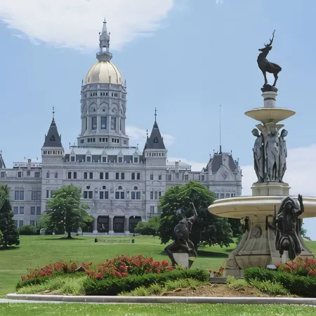 The Capitol Hotel Отели рядом с достопримечательностью «Арена «XL-центр»»