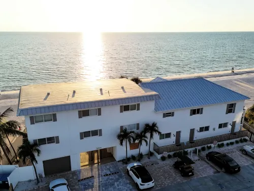 Boutique Gulf Front Condo w Panoramic Views & Amazing Sunsets Nightly.