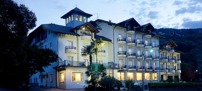 Hotel Della Torre Отели в г. Стреса