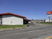 One Life Studios Hotels in Evansville