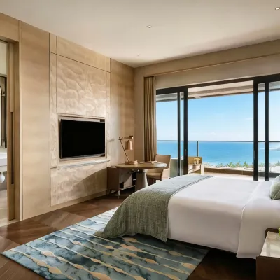 Dalian Crown Platinum Sunrise Scenic Hotel (Jinshitan Resort Jinshitan Happy Coast) Hotels near General's Stone