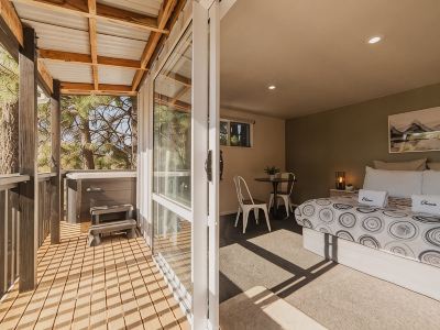 Tekapo Comet Studio - Hot tub and Starry Skies