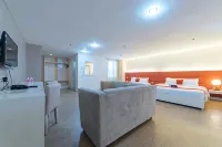 เรดดอร์ซ พลัส แอท โรงแรมเมโทร