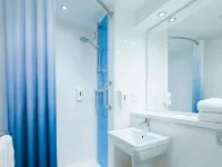 TRAVELODGE LONDON FINCHLEY - ที่มีที่จอดรถ