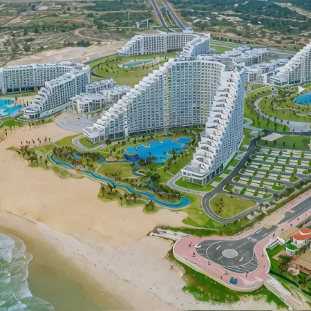 Cam Ranh Beach Resort – 5 Mins to Airport