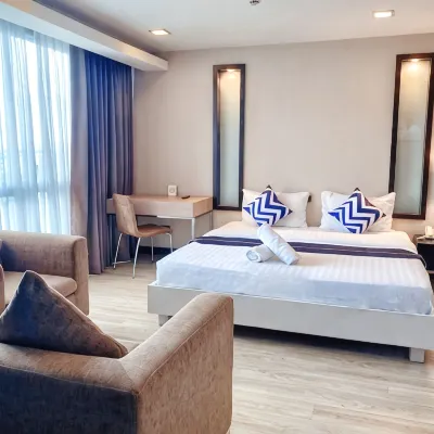 Chaba Inn Srinakarin Hotels near Train Night Market