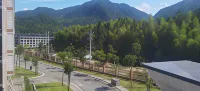 Bridge View Homestay - Mountain view