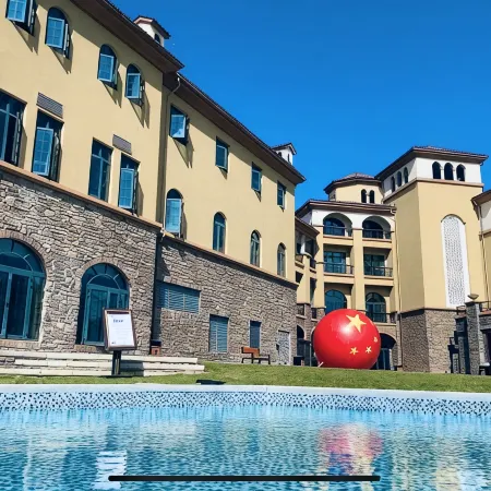 Zipeng Mountain Guangyuan International Conference Center