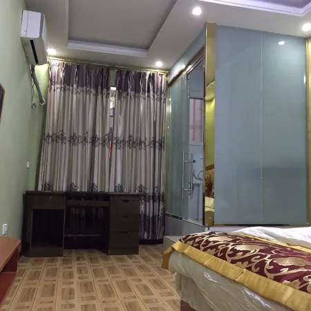 Xuanhan Qingyun Hotel