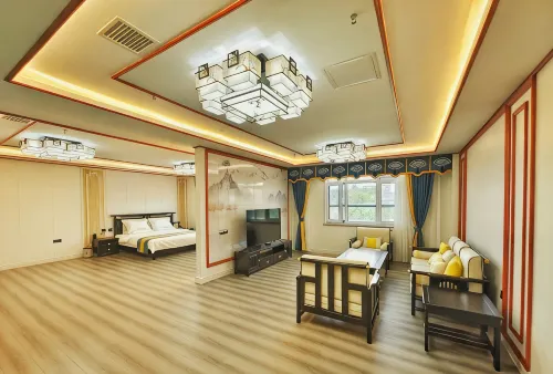 Keyou Zhongqi Fenglin Evening Hotel - Parkplatz