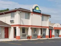Days Inn by Wyndham Plymouth Hotels in Marshall County