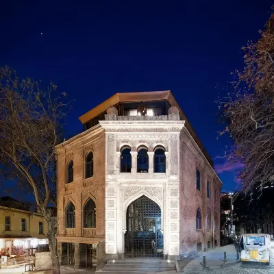 Qarvasla Hotel Отели рядом с достопримечательностью «Собор Сиони»