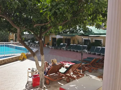 Maxwell Holiday Club - Bãi đậu xe
