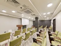 Megapolis Naberezhnaya Hotel Hotels in Bryansk