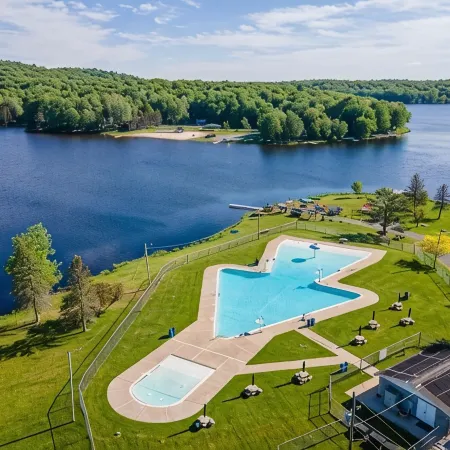 Spacious 5-bedroom Arrowhead Lake Escape-Fire Pit-Pool-Lake-Pool Table-AC-WiFi