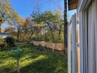 Forest view holiday house with private jacuzzi Hotels in Hoenderloo