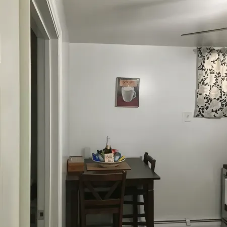 Cozy 1Bedroom Lower Level Apt Отели рядом с достопримечательностью «Железнодорожная станция JFK Air Train»