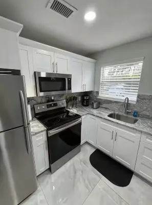 Open Home Suites - 1 Bedroom 1 Bath - Homestays