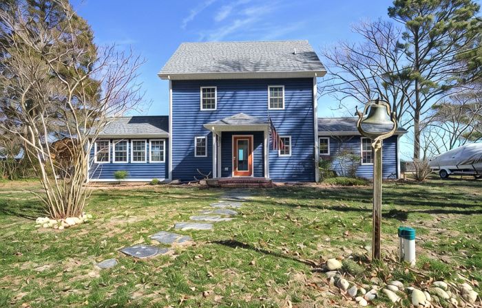 Charming Riverside Cottage w/Optional Guest House