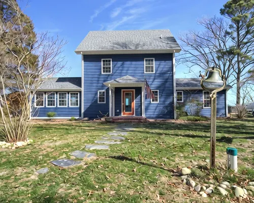 Charming Riverside Cottage w/Optional Guest House Hotels in Mathews County