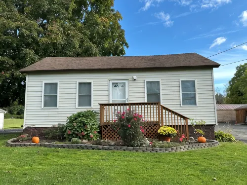 Cozy Charming house in Oswego NY, with WiFi and AC