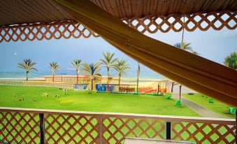 Yellow Moon Guesthouse & Apartments