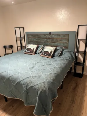 Escape to a world of Komfort in our Kozy 2 Bedroom 1 Bathroom Kabin