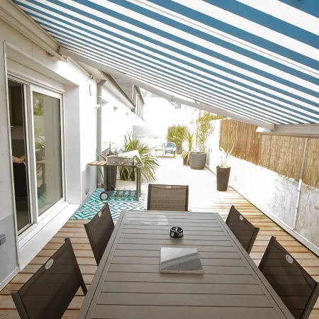 Beautiful spacious apartment with terrace - town center and 2 steps from the beaches - garage