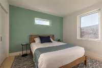 New Ludlow Village Home with Stunning Okemo Mountain View - Mountain view
