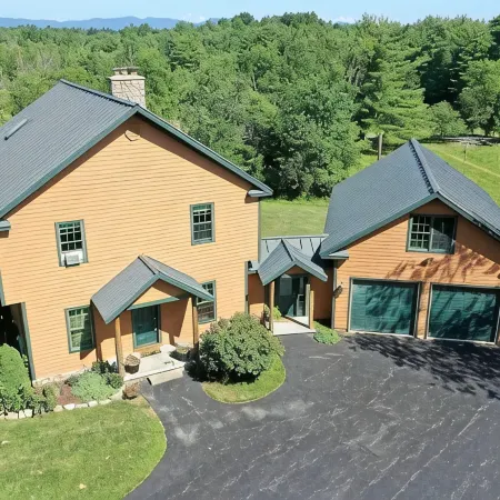 Adirondacks Getaway - Hiking Trails - Sauna - 5-Min from Lake - Pet-Friendly