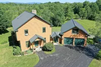 Adirondacks Getaway - Hiking Trails - Sauna - 5-Min from Lake - Pet-Friendly