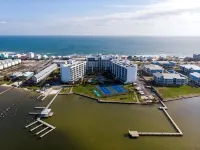 PENTHOUSE HIDEAWAY: BEACH LOVERS' ROMANTIC HAVEN - VIEWS to INFINITY! - Private Pool