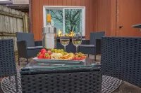 Center of city private Town Home W/fire pit &BBQ - 3-Star