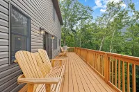 Mountain View Lodge - Hot Tub, Game Room & Rumbling Bald Access, Sleeps 11 - 샬레 호텔