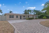 Luxury Water Front, Heated Pool & Jacuzzi, 5br