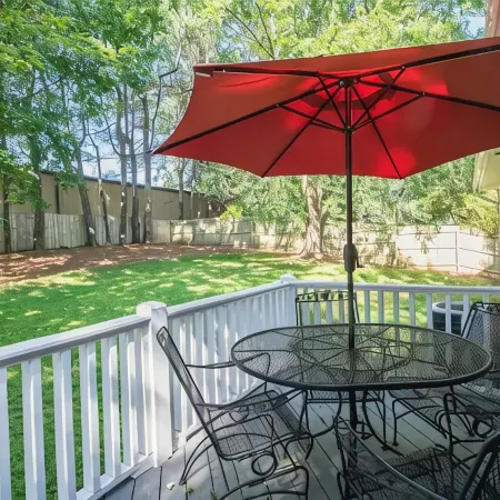 Be our guest-3-bedroom house in a great location!